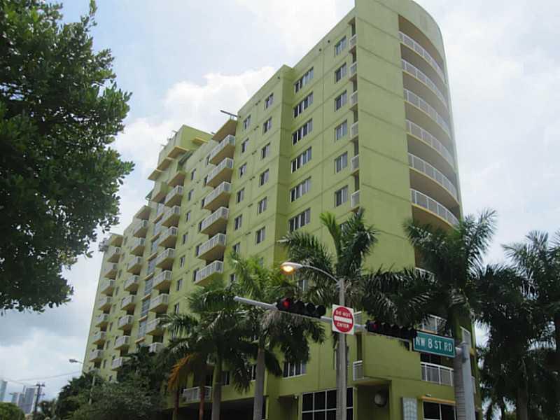 816 NW 11th St, Unit 601 in Miami, FL - Foto de edificio