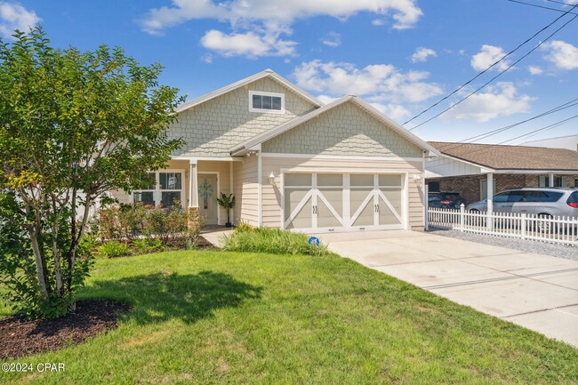 7011 Sunset Ave in Panama City Beach, FL - Building Photo - Building Photo