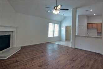 322 Wild Bird Dr in Spring, TX - Building Photo - Building Photo