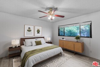 8933 Cadillac Ave in Los Angeles, CA - Building Photo - Building Photo