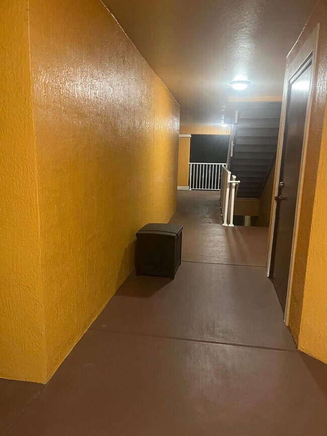 5475 Vineland Rd in Orlando, FL - Building Photo - Building Photo