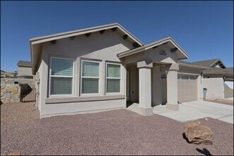 3131 Red Orchard Dr in El Paso, TX - Building Photo - Building Photo