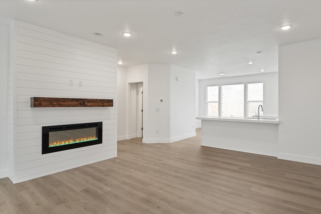 3464 Forres Ct in South Salt Lake, UT - Building Photo - Building Photo