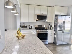 5705 Tanagergrove Way in Fish Hawk, FL - Building Photo - Building Photo