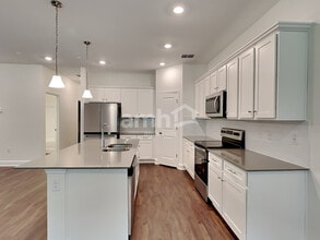 1077 Walden Pond Dr in Plant City, FL - Building Photo - Building Photo