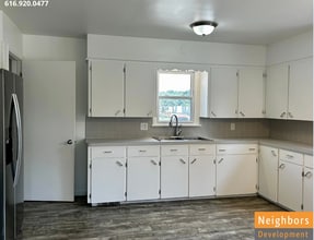 7150 Clyde Park Ave SW in Byron Center, MI - Building Photo - Building Photo
