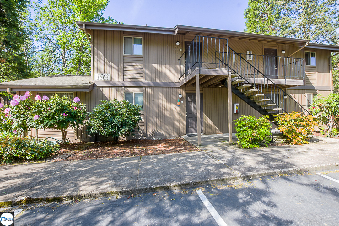 Bailey Hill Meadows in Eugene, OR - Foto de edificio