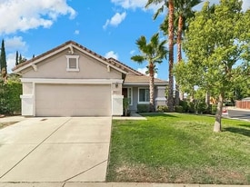 6931 Loheit Way in Sacramento, CA - Building Photo