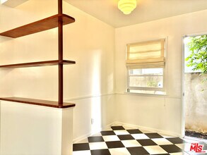 1325 Washington Ave in Santa Monica, CA - Building Photo - Building Photo