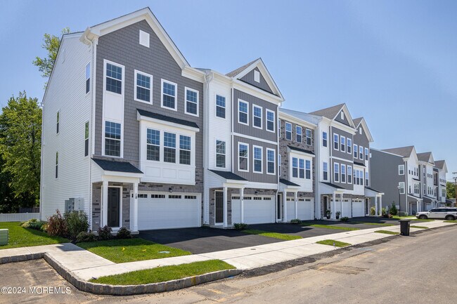 18 Crimson Dr in Englishtown, NJ - Building Photo - Building Photo