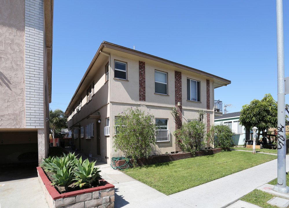 4253 S Centinela Ave in Los Angeles, CA - Building Photo