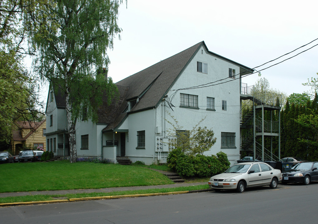 3003-3007 NW Harrison Blvd in Corvallis, OR - Building Photo