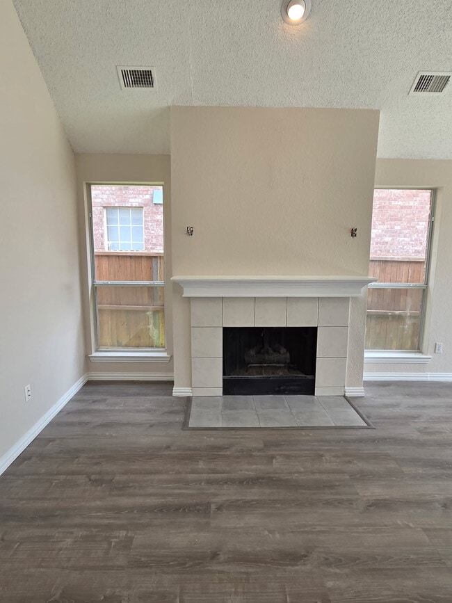 2405 Shinnery Oak Dr in Plano, TX - Building Photo - Building Photo