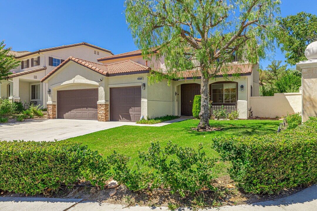 25755 Hood Way in Stevenson Ranch, CA - Building Photo