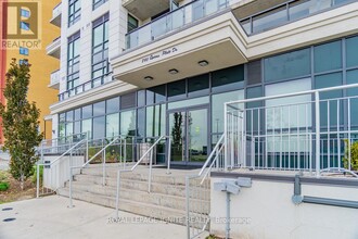 840-840 Queens Plate Dr in Toronto, ON - Building Photo - Building Photo