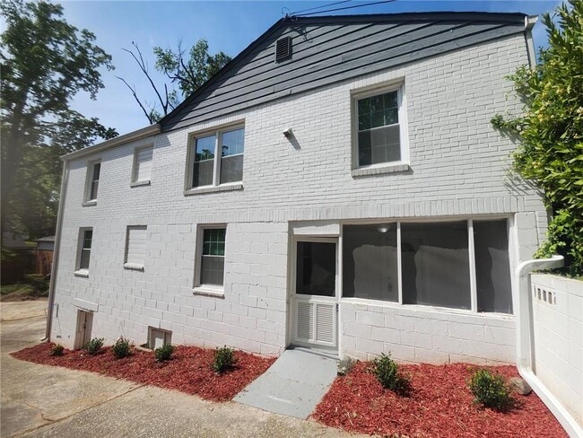 property at 5 Burbank Dr SW