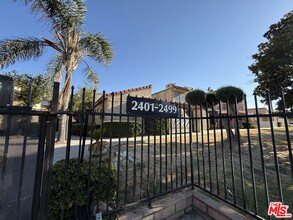 2411 W Acacia Ave in Hemet, CA - Building Photo - Building Photo