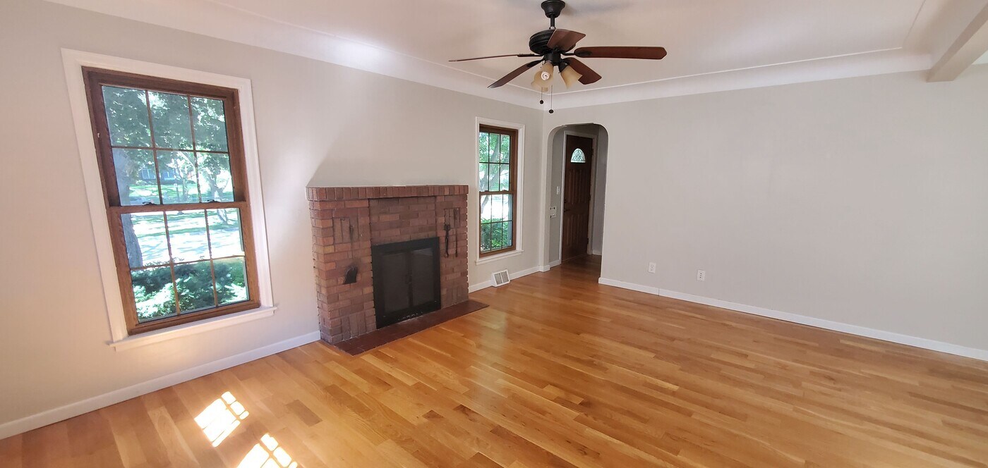 2923 Arthur St NE in Minneapolis, MN - Building Photo