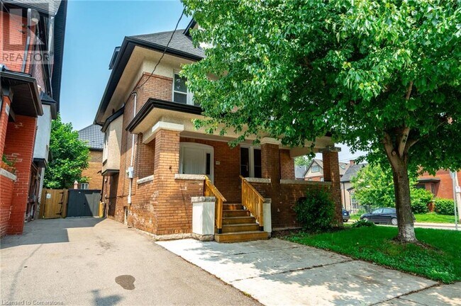 48 Burris St in Hamilton, ON - Building Photo - Building Photo