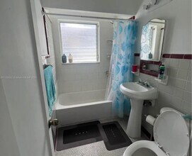 821 W 39th St-Unit -6 in Miami Beach, FL - Building Photo - Building Photo