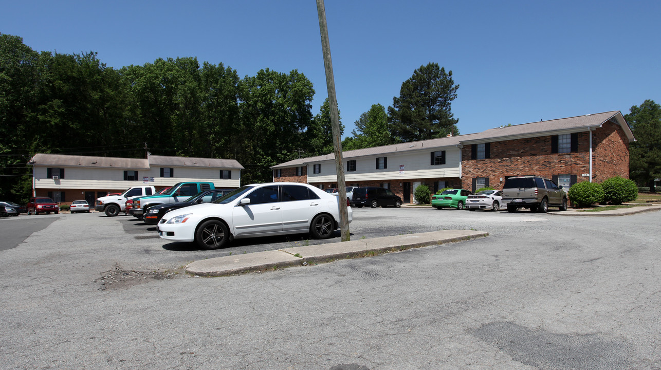 Maple Creek in Durham, NC - Building Photo