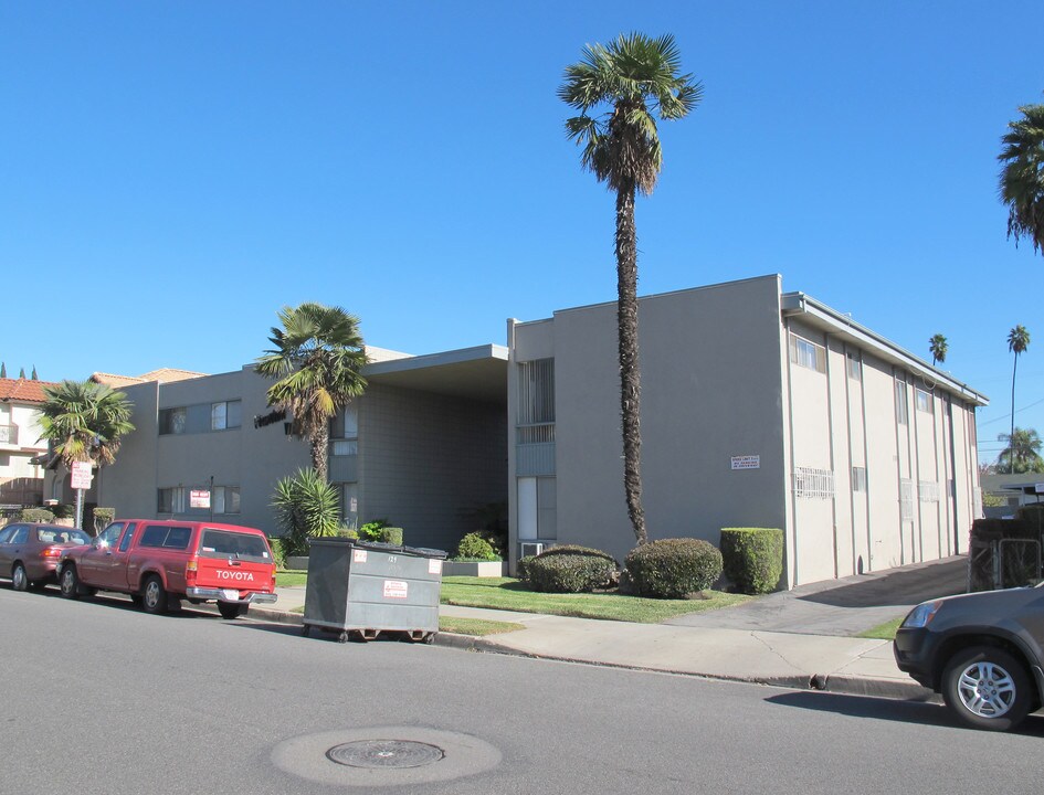 Fountain Villa in Monterey Park, CA - Building Photo