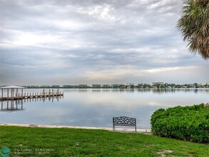 890 N Federal Hwy in Lantana, FL - Building Photo - Building Photo