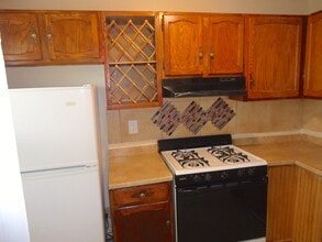 4024 Hilton Rd, Unit Apt 2 in Baltimore, MD - Foto de edificio - Building Photo