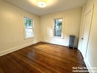 11 E Milton Rd, Unit 1 in Brookline, MA - Building Photo - Building Photo