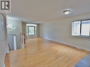 4578 Sassafras Ave in Windsor, ON - Building Photo - Building Photo