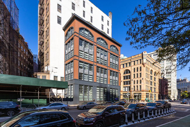 137 Franklin St in New York, NY - Building Photo - Building Photo