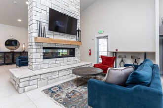 Altair at Riverwalk in West Haven, UT - Foto de edificio - Interior Photo
