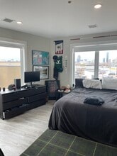 210 Old Colony Ave, Unit 200-303 in Boston, MA - Foto de edificio - Building Photo