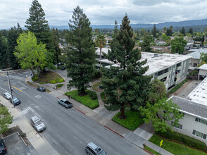 1458 Hudson St in Redwood City, CA - Building Photo - Building Photo