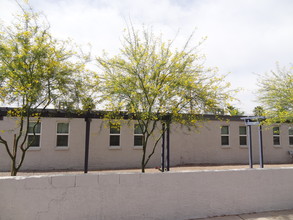 4021 E Moreland St in Phoenix, AZ - Building Photo - Building Photo