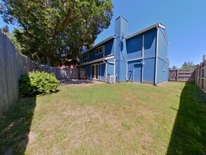 88040 5th St in Veneta, OR - Foto de edificio - Building Photo