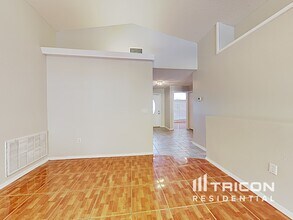 3910 Creek Woods Dr in Plant City, FL - Building Photo - Building Photo