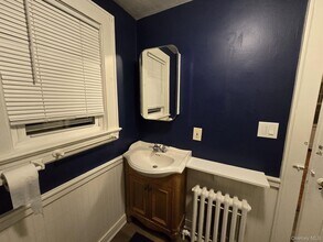 157 Clinton Ave in Huntington, NY - Building Photo - Building Photo