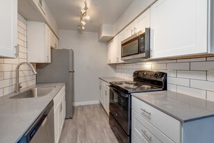 Rowan in Phoenix, AZ - Building Photo