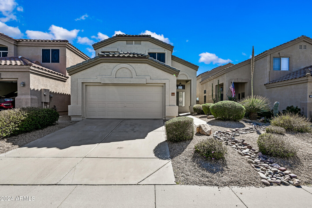 4319 E Smokehouse Trail in Cave Creek, AZ - Foto de edificio