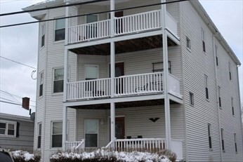 14 Whitcomb St in Webster, MA - Foto de edificio