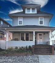 208 14th Ave in Belmar, NJ - Building Photo