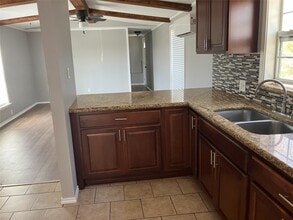 118 Walnut St in Blessing, TX - Foto de edificio - Building Photo