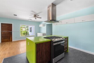 1600 NE 110th Terrace in Miami, FL - Building Photo - Building Photo