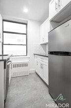 132 E 45th St in New York, NY - Building Photo - Building Photo