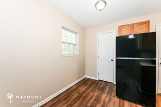 4932 Tallyho Ave in Jacksonville, FL - Foto de edificio - Building Photo