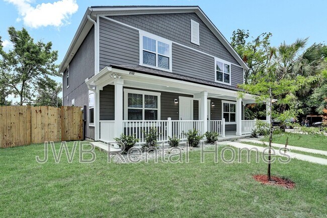 property at 2132 Clemente Dr
