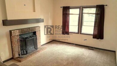 1599 Wellington Ct in Loveland, CO - Building Photo - Building Photo