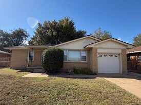 1626 NW 27th St in Lawton, OK - Building Photo