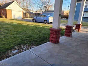 4007 E 54th St in Newburgh Heights, OH - Foto de edificio - Building Photo